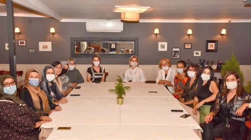 Milletvekili Zeybek’ten Türkiye’de ilk olan Marmara Kadınlar Birliği’ne övgü dolu sözler