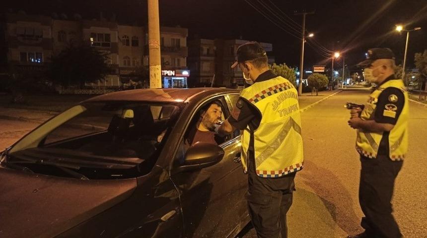 Balıkesir’de jandarma aranan 84 kişiyi yakaladı