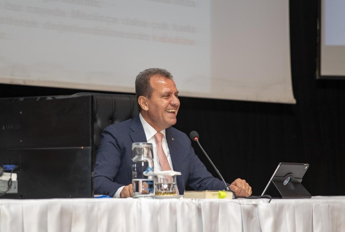 Se&ccedil;er: "Bu yıl &ouml;ğrenci başına bin 400 TL&rsquo;lik yardım yapacağız&rdquo;