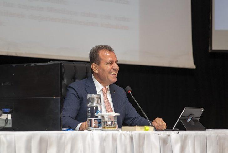 Seçer: "Bu yıl öğrenci başına bin 400 TL’lik yardım yapacağız” G1