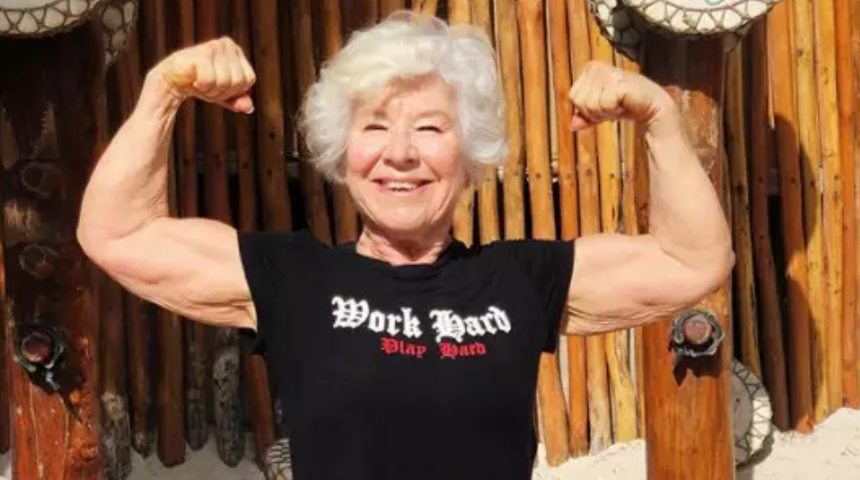 Kilolarından kurtulmak isteyen 73 yaşındaki kadının inanılmaz d&ouml;n&uuml;ş&uuml;m&uuml;