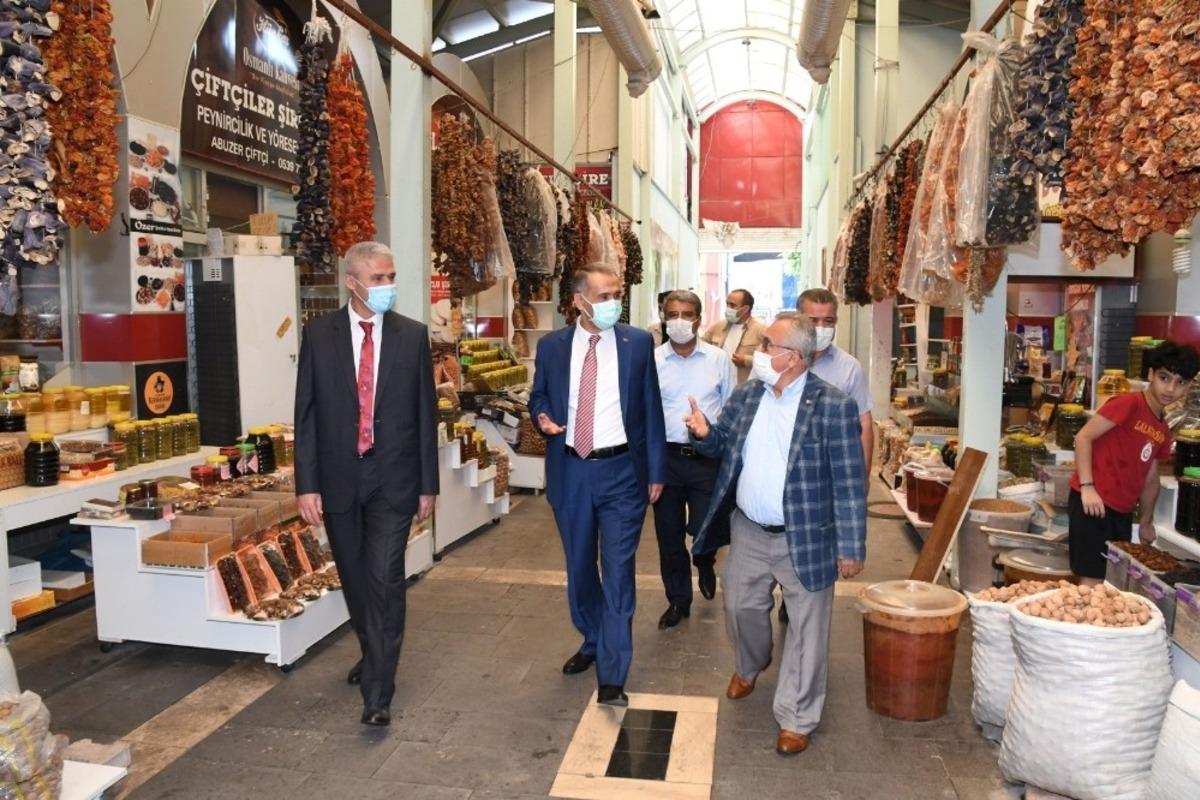 Vali &Ccedil;uhadar&rsquo;dan geniş kapsamlı korona vir&uuml;s denetimi