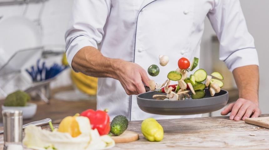 ESOG&Uuml; &Ouml;ğretim &Uuml;yesi Do&ccedil;. Dr. Duran Cank&uuml;l, sağlıklı pişirme t&uuml;yoları verdi