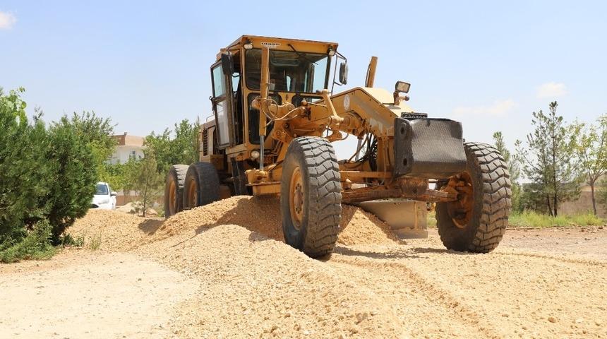 Karak&ouml;pr&uuml; kırsalında yol &ccedil;alışmaları s&uuml;r&uuml;yor