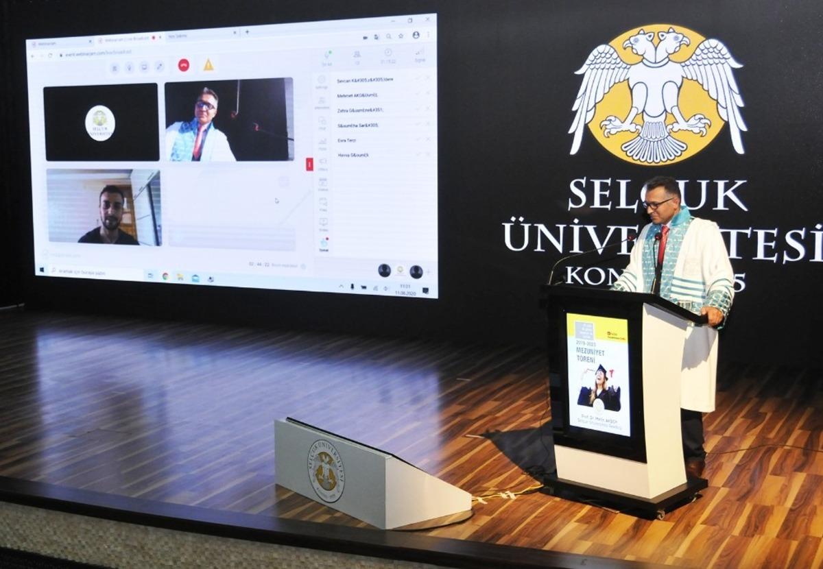 Sel&ccedil;uk &Uuml;niversitesi 45. yıl mezunlarını verdi