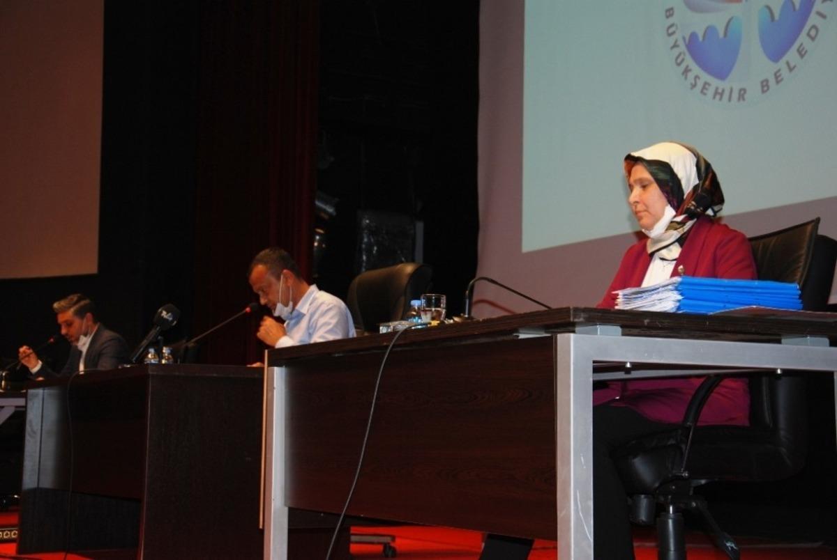 B&uuml;y&uuml;kşehir, mecliste yeniden bor&ccedil;lanma istiyor