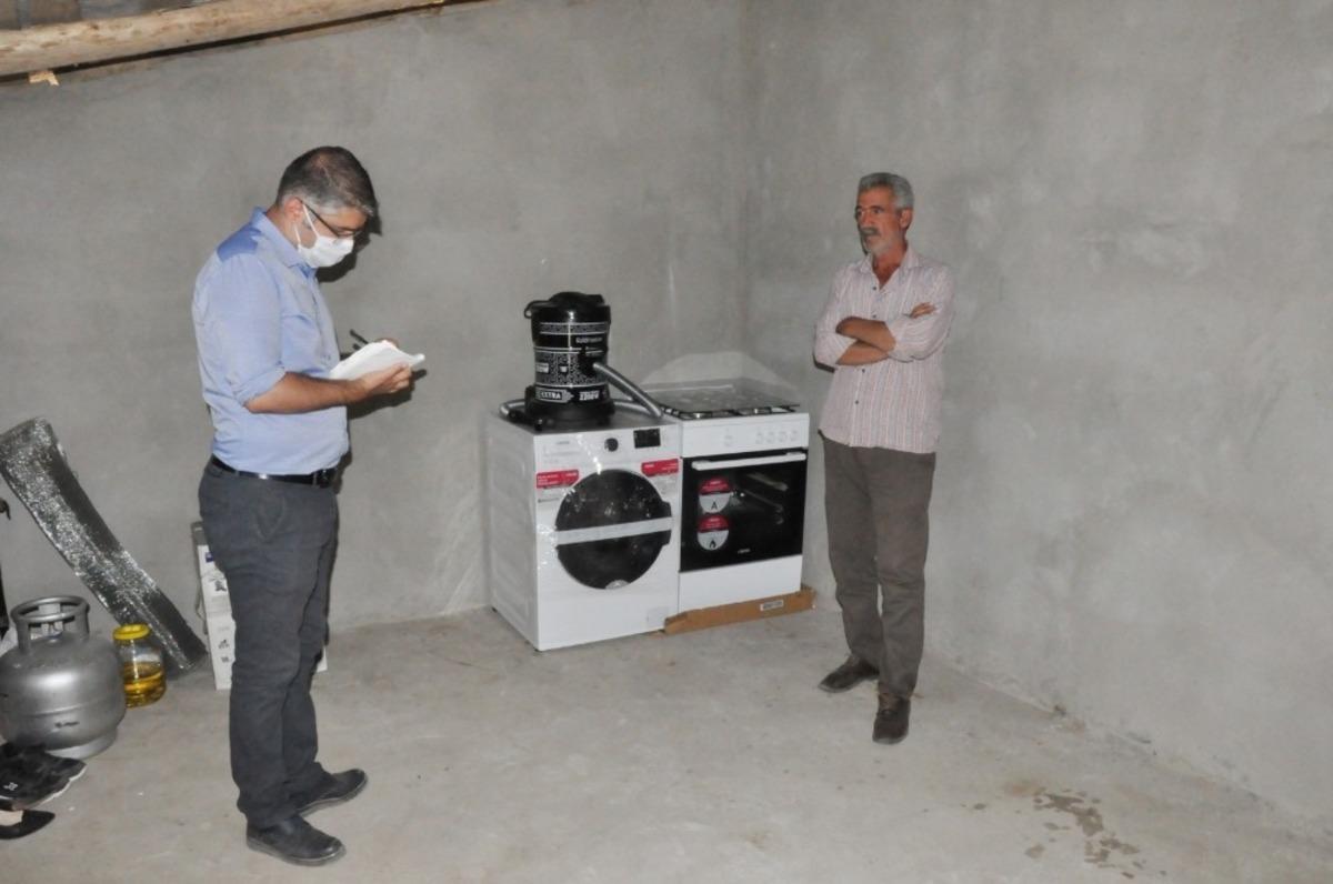 Erciş Kaymakamlığından evi zarar g&ouml;ren vatandaşa destek