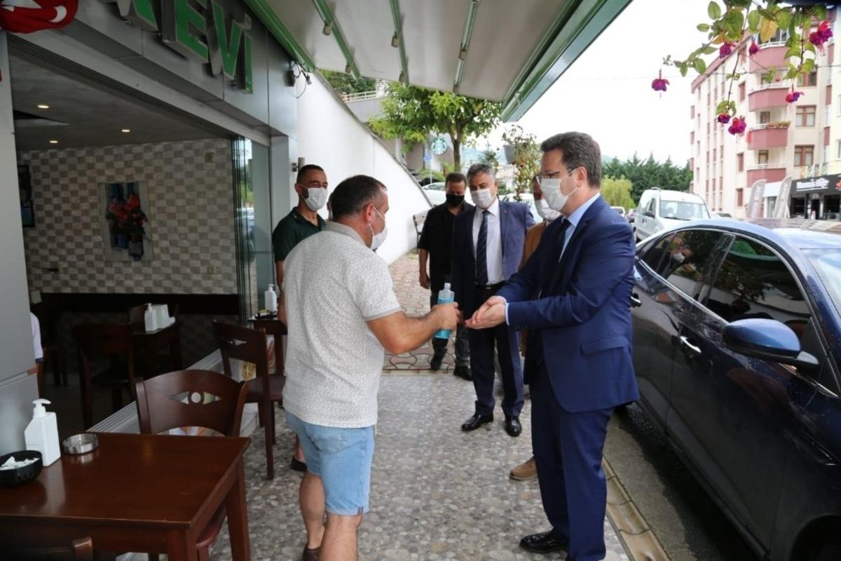 Vali &Uuml;nl&uuml;, Covıd-19 denetimini s&uuml;rd&uuml;r&uuml;yor