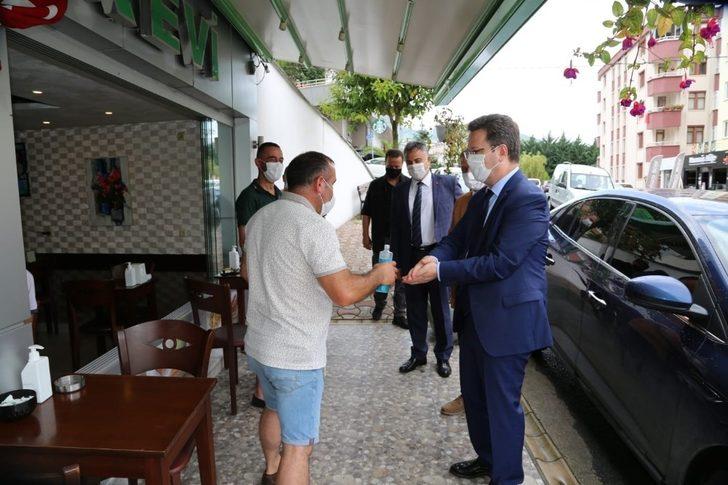 Vali Ünlü, Covıd-19 denetimini sürdürüyor G1