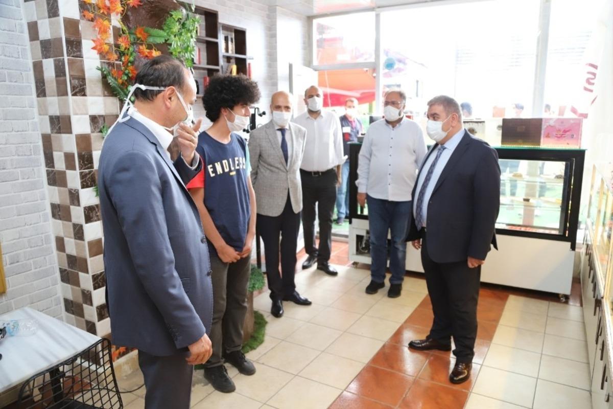 Paland&ouml;ken&rsquo;de maske, mesafe ve temizlik denetimi