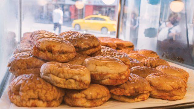 Islak hamburger tarifi: İstanbul'un en meşhur lezzeti! Sırrı ise sosunda...