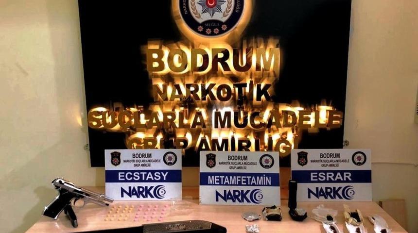 Uyuşturucu operasyonunda 2 g&ouml;zaltı