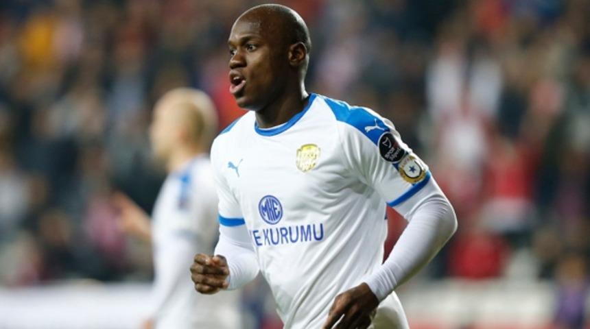 Antalyaspor, Dever Orgill ile 2 yıllık sözleşme imzaladığını açıkladı