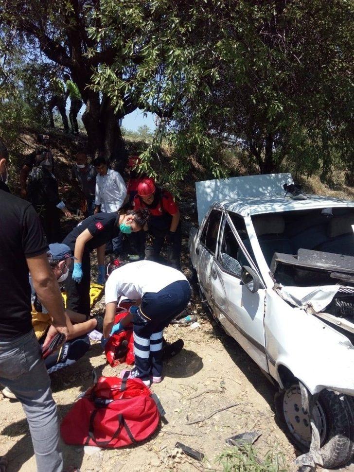 Hurdaya dönen otomobildeki sürücüyü itfaiye çıkarttı G3