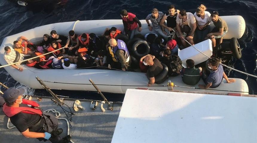 Yunan Sahil G&uuml;venliği yine &ouml;l&uuml;me itti