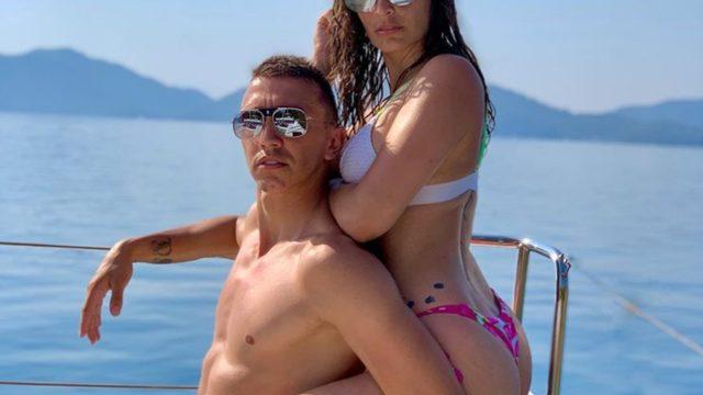 Muslera ve eşi Patricia Callero'dan tatil pozu