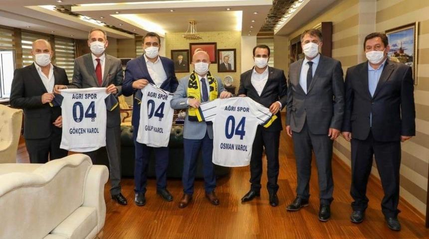 Vali Varol&rsquo;dan Ağrı 1970 Spor&rsquo;a tesis desteği