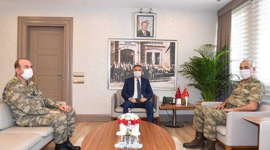 T&uuml;mgenerallerden Vali Elban&rsquo;a ziyaret