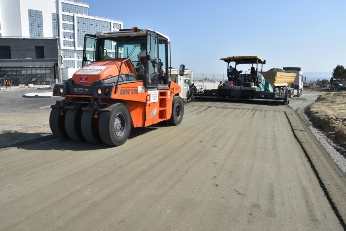 Tekirdağ Şehir Hastanesi&rsquo;nin bağlantı yolları yapılıyor