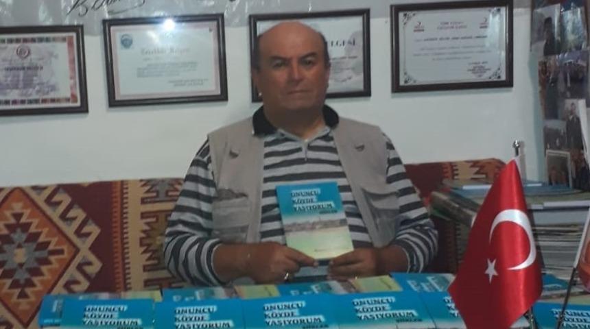 Eskişehirli şair Hamza Altıntaş&rsquo;ın &lsquo;Onuncu k&ouml;yde yaşıyorum&rsquo; isimli ilk şiir kitabı yayınlandı