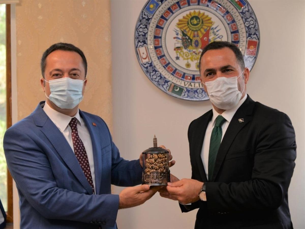 Ok&ccedil;ular Vakfı Başkanı Yıldız&rsquo;dan, Bilecik Valisi Şent&uuml;rk&rsquo;e ziyaret