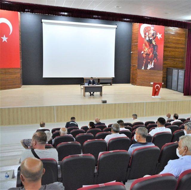 Kaymakam Turgay Ünsal muhtarlar ile bir araya geldi