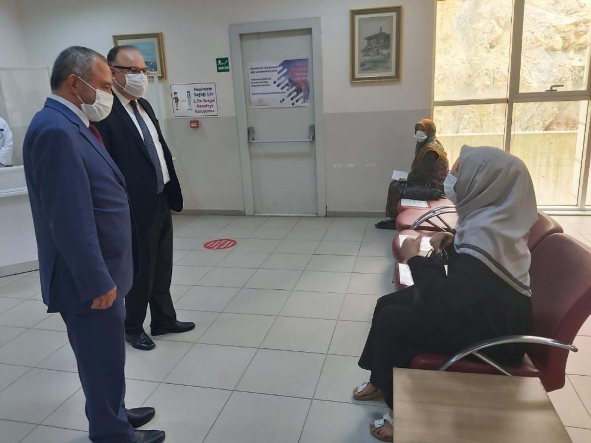 Vali Tutulmaz Diş Hekimliği Fak&uuml;ltesini gezdi