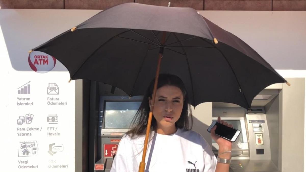 G&uuml;neşliği olmayan ATM&rsquo;de vatandaşlar işlem yaparken zorlanıyor