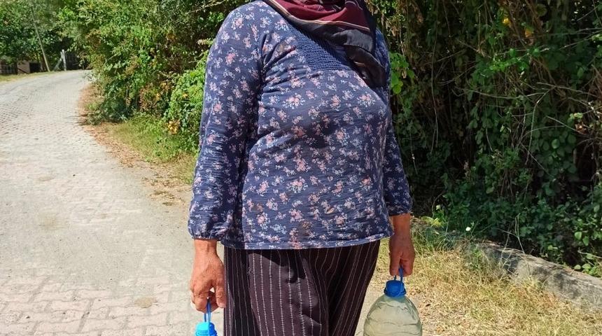 Serdaroğlu k&ouml;y&uuml;nde vatandaşlar taşıma su ile ihtiyacını gideriyor