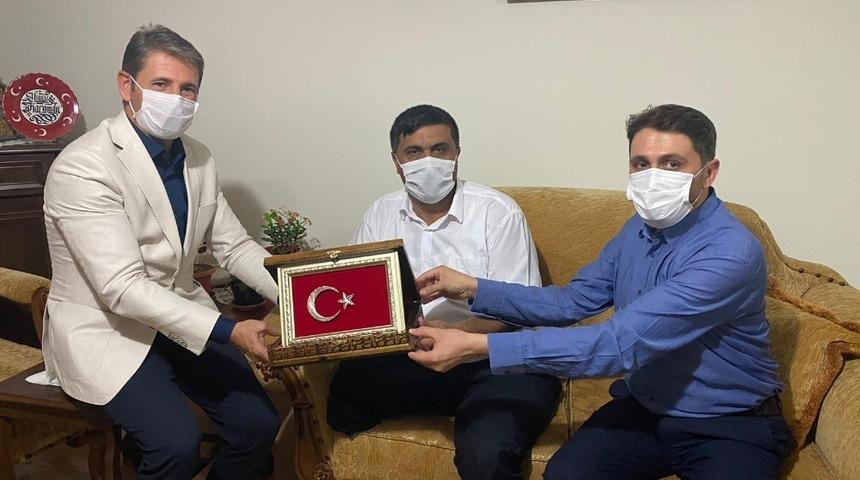 Gazi olduğu günün anısına onur ziyareti