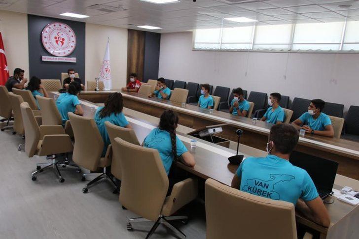 Vanlı sporculardan 2 madalya ve 1 kupa G3