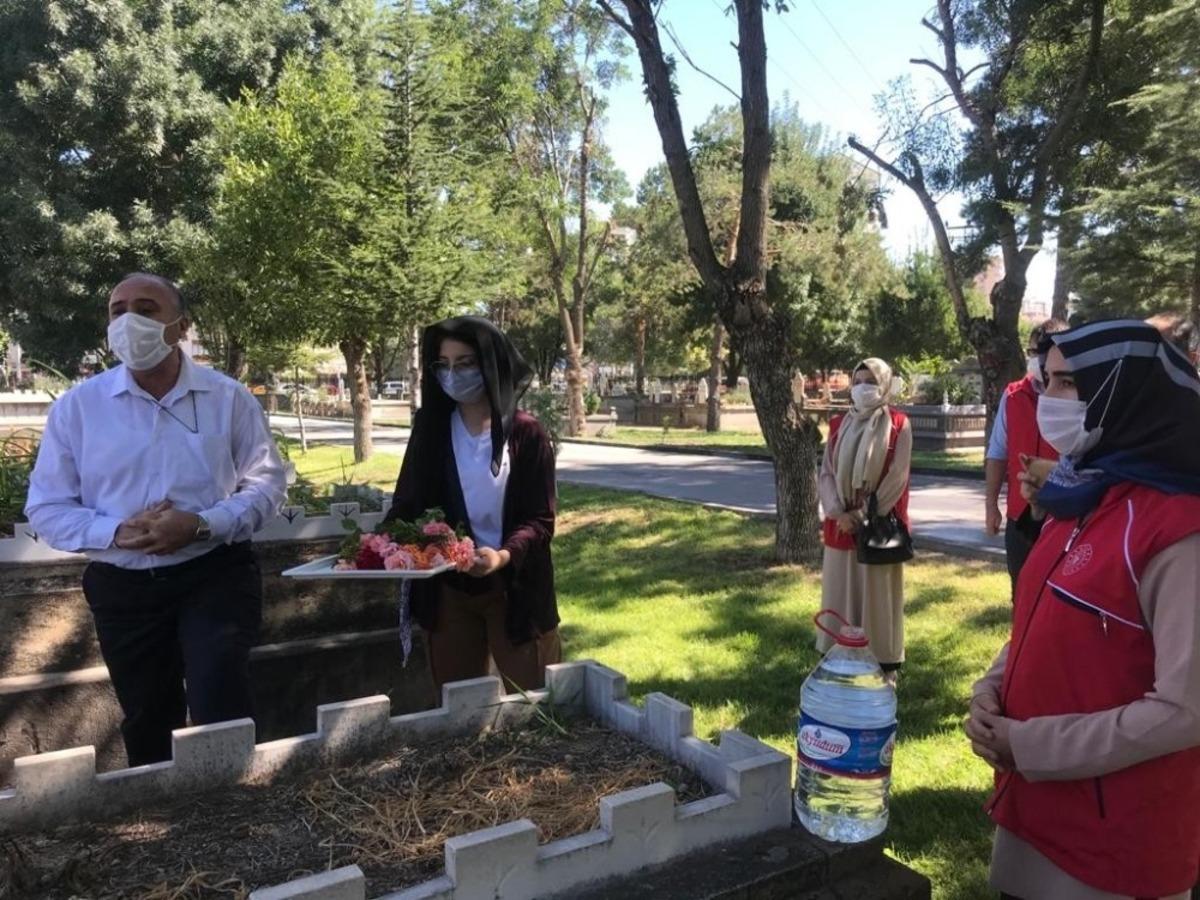 Başkan B&uuml;y&uuml;kkılı&ccedil;, Y&uuml;ksek İrtifa Kamp Merkezi&rsquo;nde yapımı tamamlanan 2 sahada incelemelerde bulundu.