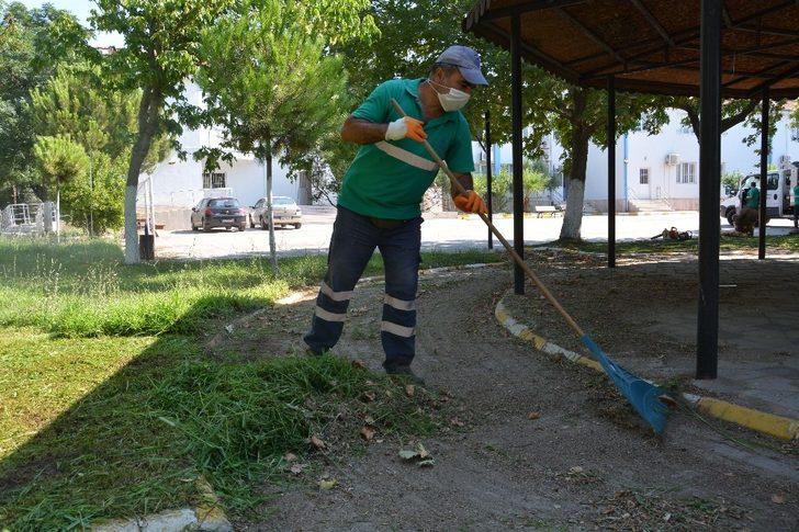 Efeler Belediyesi uygulama okulunda çevre düzenlemesi yaptı G3