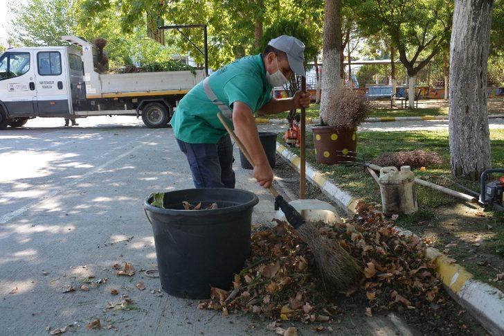 Efeler Belediyesi uygulama okulunda çevre düzenlemesi yaptı G4
