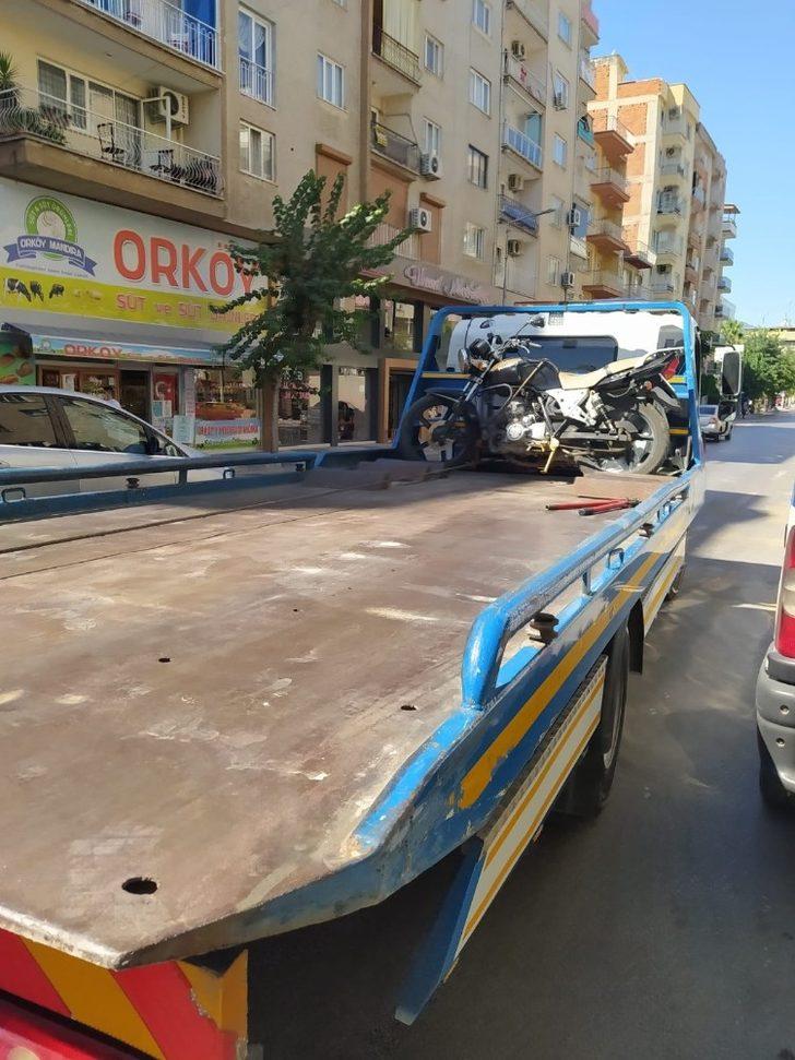 Kaldırımlara park edilen motosikletler kaldırıldı G4