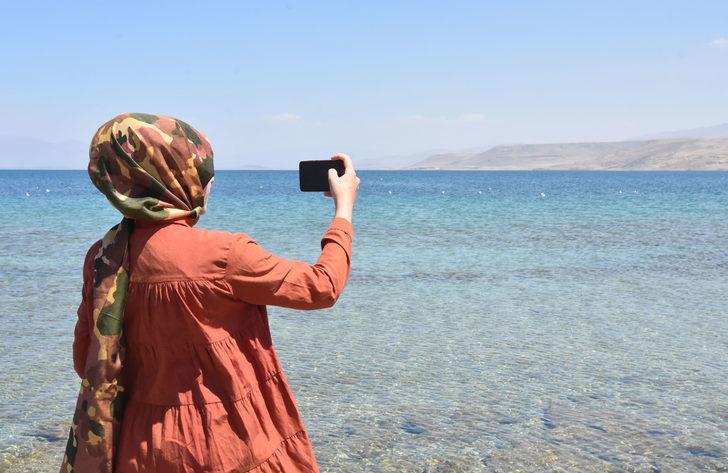 Van Gölü'nde gördüler! Sırtı dikenli ve hızlı hareket ediyor G4