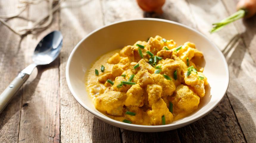 Köri soslu tavuk tarifi: Yumuşacık etler ve muhteşem sosun uyumu tek tabakta! 