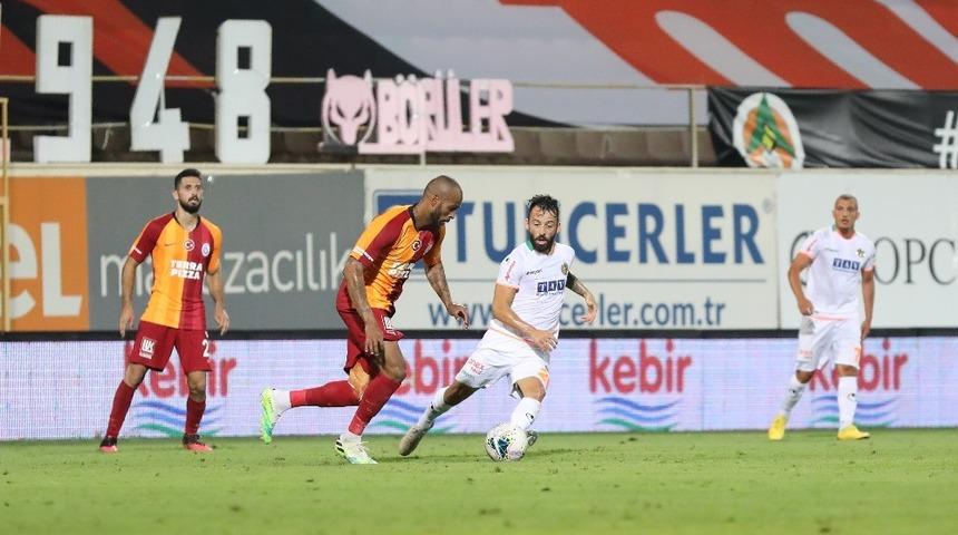 Alanyasporlu futbolcu koronavirüse yakalandığı açıkladı