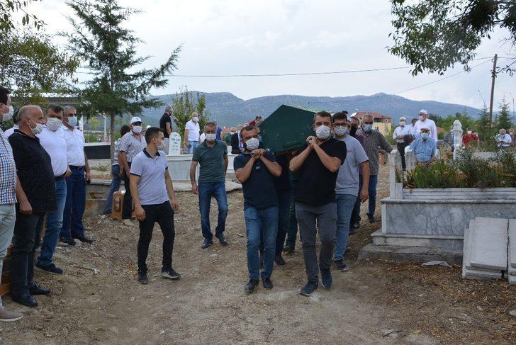 Vali Tutulmaz’ın babası toprağa verildi G4