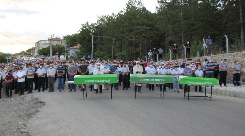 Yangında iki &ccedil;ocuğunu yitiren anneden y&uuml;rek yakan haykırış