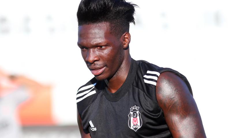 N'Sakala, Beşiktaş ile ilk antrenmanına &ccedil;ıktı