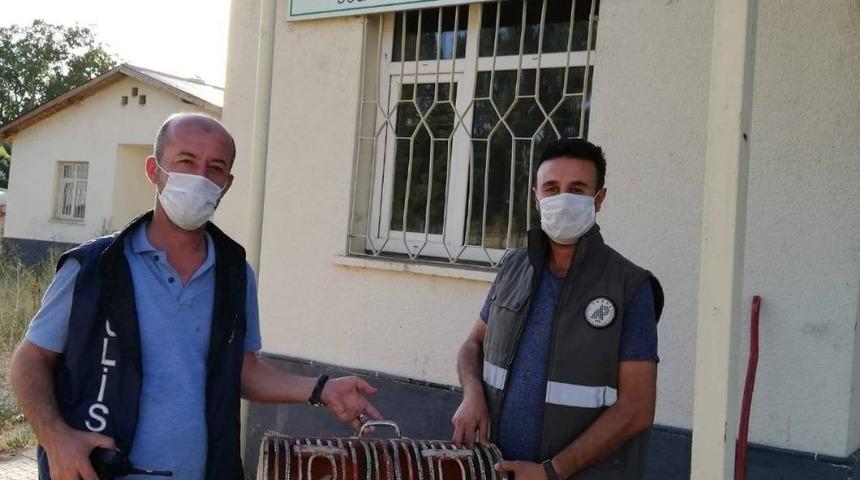 Van&rsquo;da ka&ccedil;ak avlanılan 2 kınalı kekliğe el konuldu