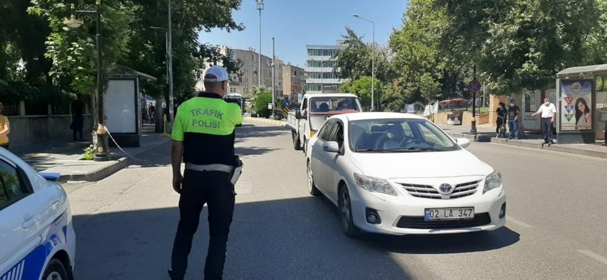 Maske ve emniyet kemeri uygulaması devam ediyor