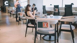 Sosyal mesafe uyarısı yapan garsona 11 müşteri saldırdı