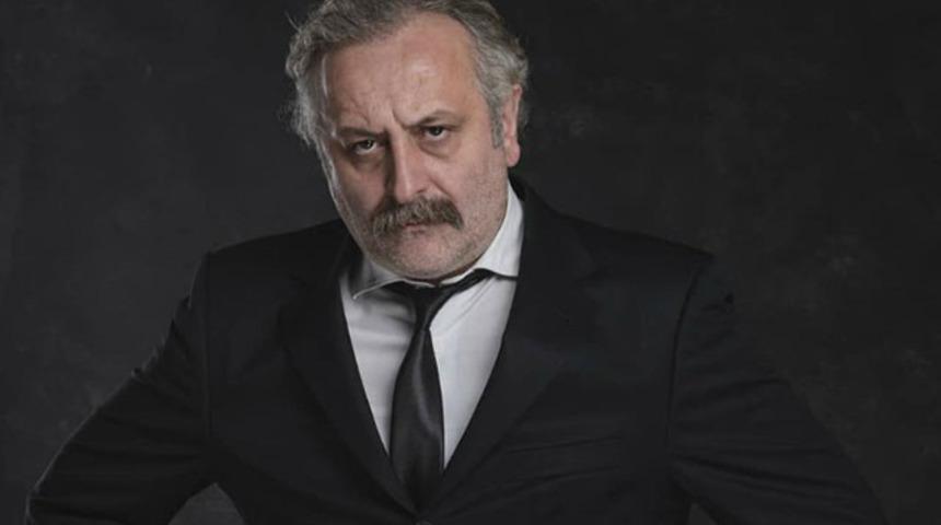 &Uuml;nl&uuml; y&ouml;netmen Onur &Uuml;nl&uuml; kurduğu site ile hayatını satıyor! Onur &Uuml;nl&uuml; kimdir?