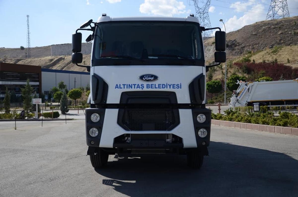 Altıntaş Belediyesi ara&ccedil; filosunu g&uuml;&ccedil;lendiriyor