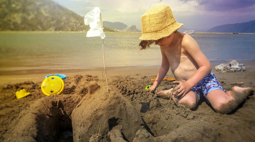 Özellikle 4 yaş altı çocuklar risk altında! Güneş çarpmasından 8 adımda korunun