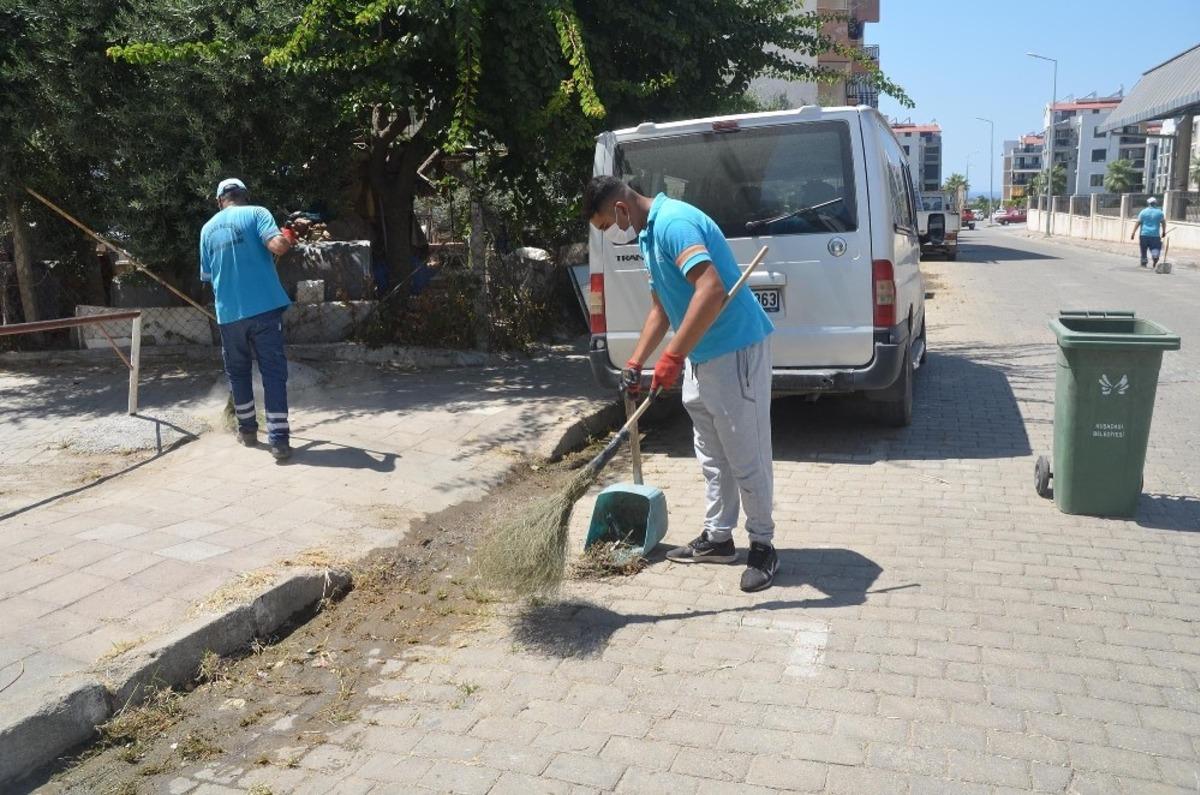 Kuşadası Belediyesi&rsquo;nden Davutlar&rsquo;da temizlik seferberliği