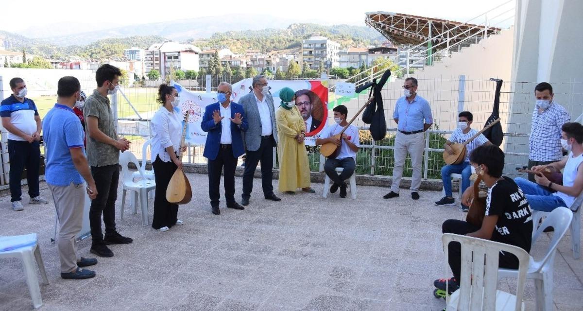 Salihli&rsquo;de &lsquo;Değerli Zamanlar&rsquo; projesi başladı