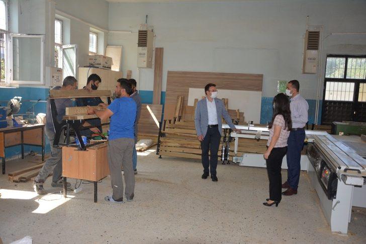 Güroymak meslek lisesi öğrencileri hem üretiyor hem de harçlıklarını kazanıyor G3